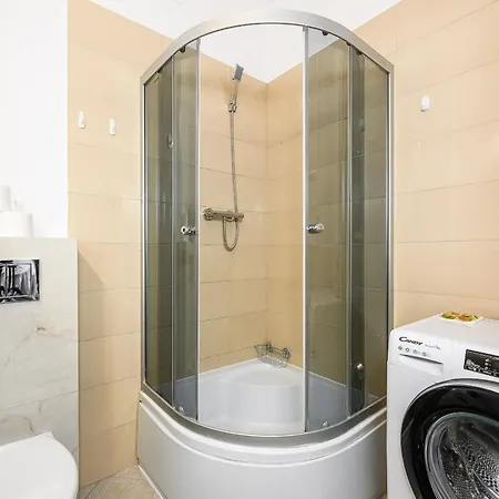 Lumina Near Palace Of Culture * 华沙