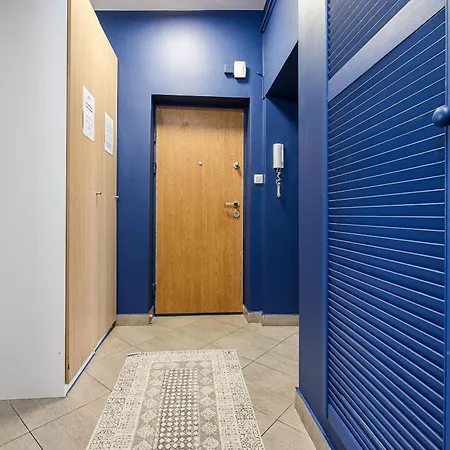 Lumina Near Palace Of Culture 华沙